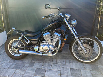 Suzuki Intruder VS 800