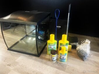 Akvárium INVITAL Vypouklý akvarijní set s biofiltrem 30l