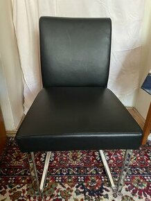 Kožená židle.