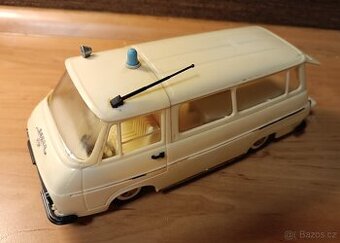 Staré autíčko Škoda 1203 KDN