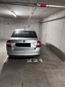 Pronájem podzemní garážové stáni na Wolkerova v novostavbě