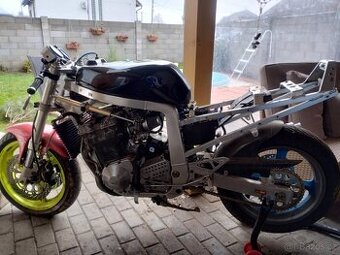 Suzuki gsxr 750