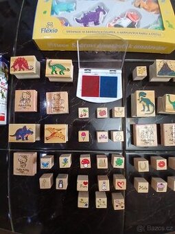 Sada starých dřevěných dětských razítek – dinosauři, Hello K