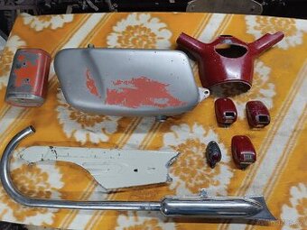 Maska Jawa,výfuk čz 150c,zadní světlo,pulbuben,mustang