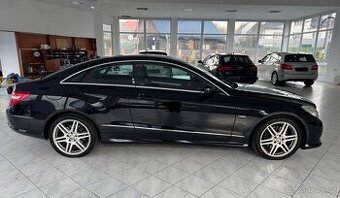 Mercedes- Benz E250CDi KUPÉ, MANUÁL