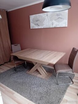 Prodej jídelního stolu