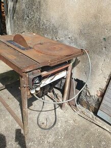 Cirkulárka s kotouči, pravítko