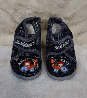 Dětské bačkůrky Nazo velikost 22