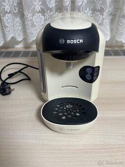 Kapslový kávovar Bosch Tassimo – krémový, top stav