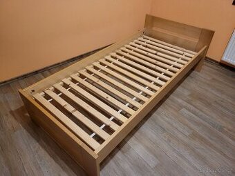 Buková jednolůžková postel 200x90x3cm