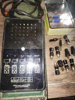 Analogový měřák AVOMET od Metra Blansko