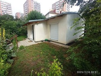 Atelier - se zahrádkou novostavba 1kk 22m2 + 10m2 Michle