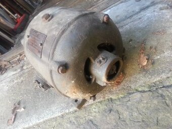 Starý předválečný elektromotor ČKD