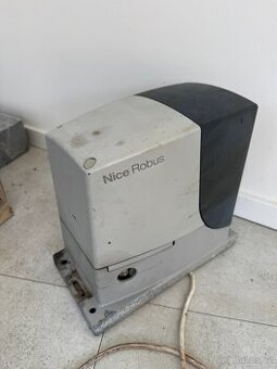 Pohon bran a vrat Nice Robus