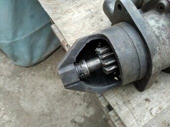 Prodám plně funkční startér na ZETOR25-2800,-