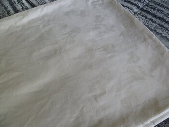 Bílé povlečení damašek levně