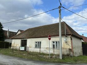Dům s uzavřeným dvorem v obci Rohozná u Jihlavy - 1