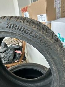 Zimní pneu Bridgestone 235/45 R18