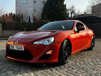 SCION FRS FR-S 2015, stejné jako BRZ a GT86, pěkné auto