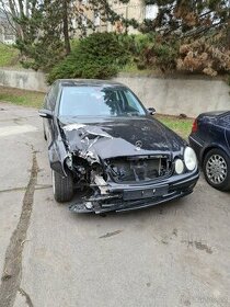 Mercedes W211. 220CDI
