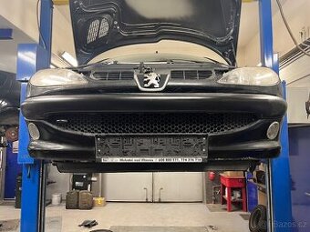 Predni naraznik Peugeot 206