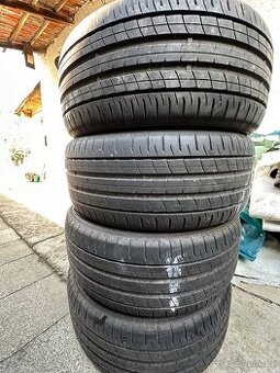PNEU 225/50 R18
