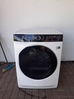 Sušička Electrolux Perfectcare 800. 1,5 roku stará-jako nová