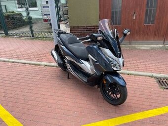 Honda Forza 300