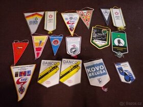 Soubor historických vlaječek - 17 kusů