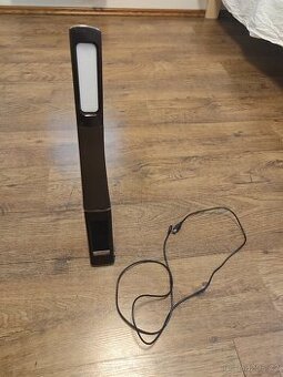 Lampička stolní s displejem