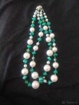 Retro bižuterie - korále + řetízek s přívěskem - 1