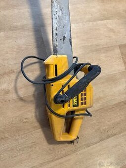 Elektrická pila dewalt aligator