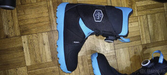 boty na snowboard WEDZE, vel. 36 /utahování kolečkem