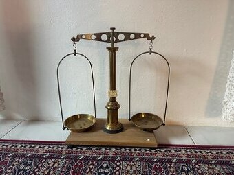 Starožitné laboratorní váhy