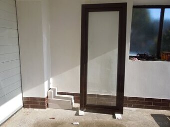 Prodám balkonové prosklené dveře /RUMBURK/