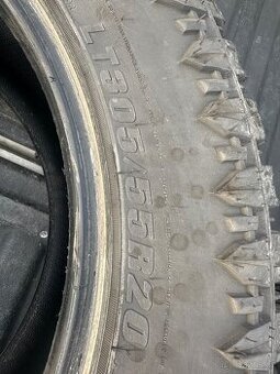 Celoroční pneu 305/55-20