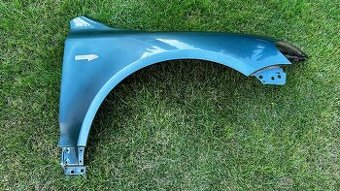 VW TOUAREG 7L - PŘEDNÍ PRAVÝ BLATNÍK