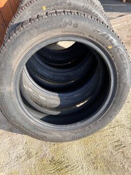 Zimní pneu 195/55 R16 98H