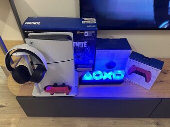 🎮 Prodám PlayStation 5 Slim + doplňky – 500 GB + 2 TB SSD