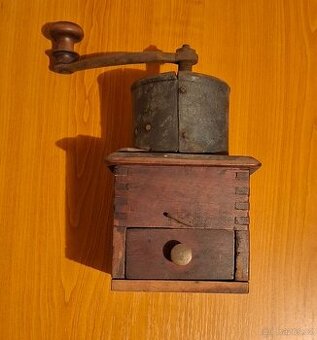 Starožitný mlýnek 2