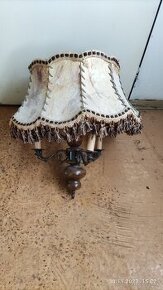 Rustikální lustr z kůže