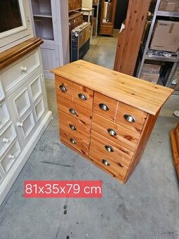 DŘEVĚNÁ KOMODA