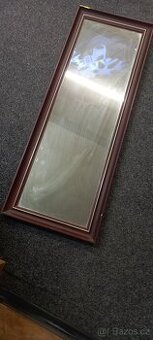 Zrcadlo v rámu