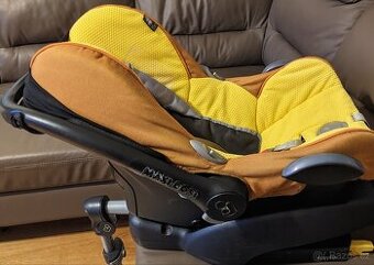Dětská sedačka Maxi Cosi Cabriofix se základnou
