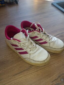 Tenisky Adidas 34