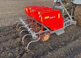 Sazeč česneku ERME