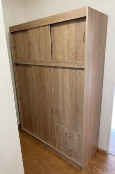 Šatní skříň