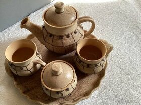Přátelská keramická čajová souprava
