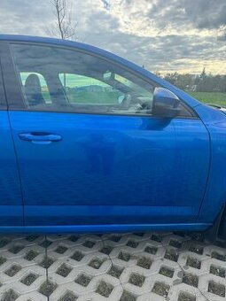PRODAM PŘEDNÍ PRAVÉ DVEŘE SKODA OCTAVIA 3 COMBI 2016