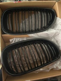 Cerne mrizky chladice BMW e60